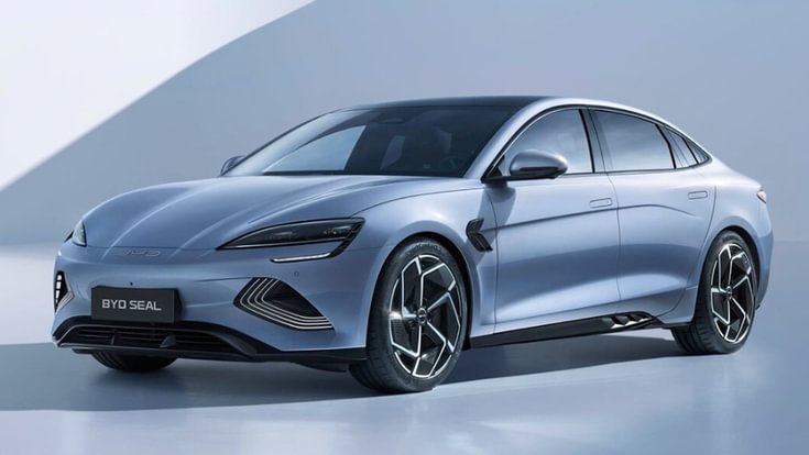 BYD Seal front quarter